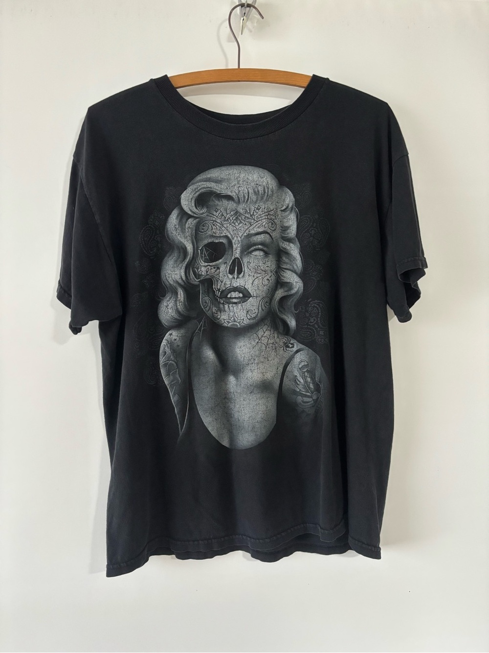 Vintage rare Marilyn Monroe Black Skull Portrait Graphic Tee